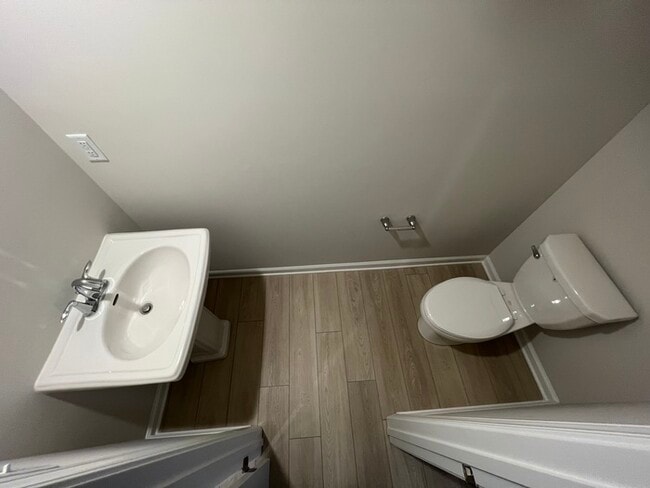 Building Photo - 1008 Minocqua Rd