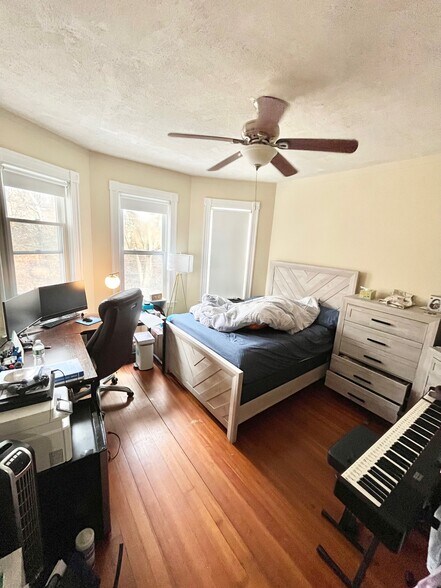 Building Photo - 88 Fisher Ave