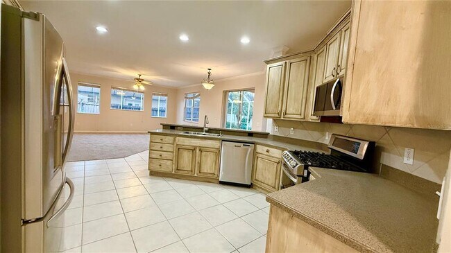 Building Photo - 2749 Valencia Grove Dr