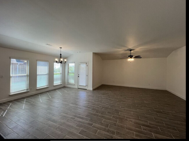 Building Photo - 1331 Ari Ave