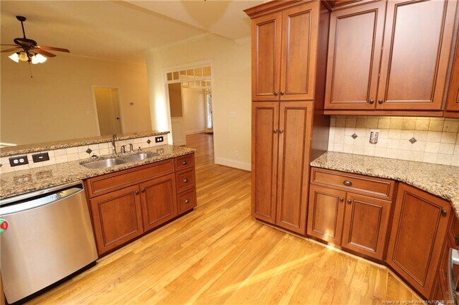 Building Photo - 7124 Blue Juniper Ct