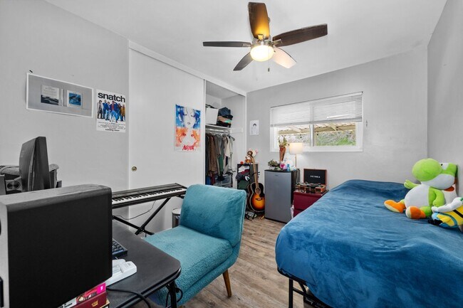 Building Photo - 5663 Campanile Way