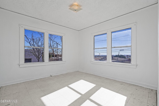 Building Photo - 3418 Frankfort Ave