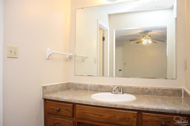 Building Photo - 7608 Wilshire Rd