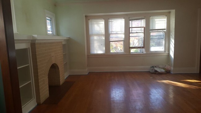 Building Photo - 2460 N 51st St