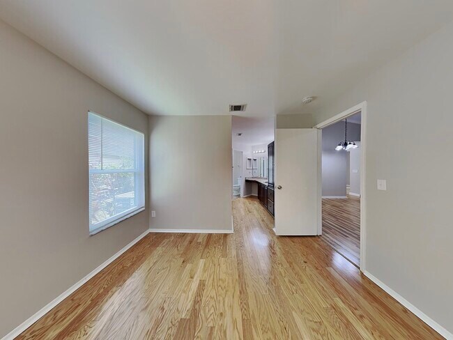 Building Photo - 103 Coralwood Cir
