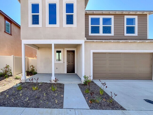 Building Photo - NEWER CONSTRUCTION ~SOLAR~ 3 BED 3 BATH BE...