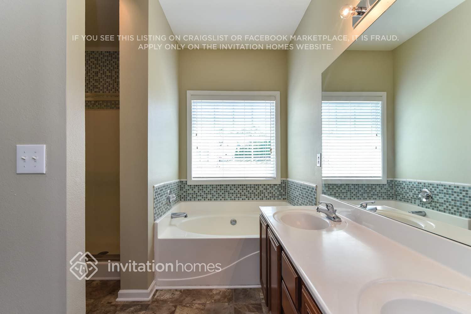 Building Photo - 6832 Grand Hickory Dr