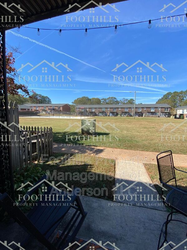 Building Photo - 500 Concord Rd