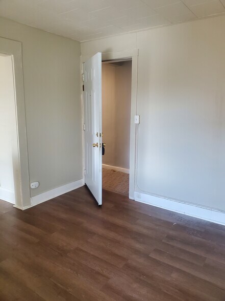 Building Photo - 1234 E Elm St