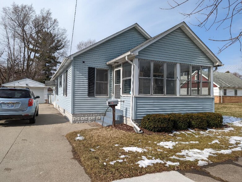 Primary Photo - 611 Superior St