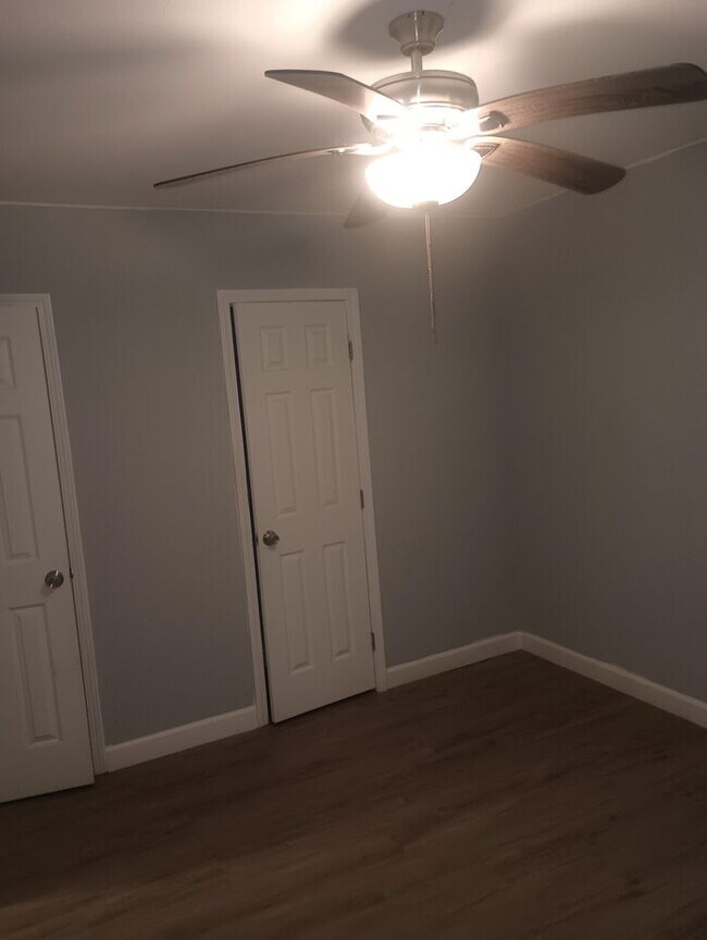 Building Photo - 1105 N 50th Ave