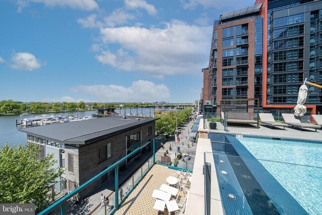 Building Photo - 45 Sutton Square SW