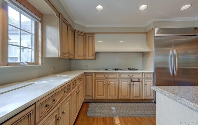 Building Photo - 246 Park Ave