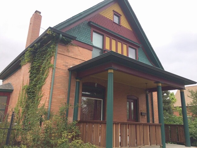 Building Photo - 3029 Race St