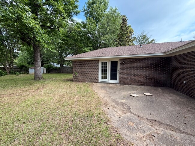 Building Photo - 3507 Camellia Cir