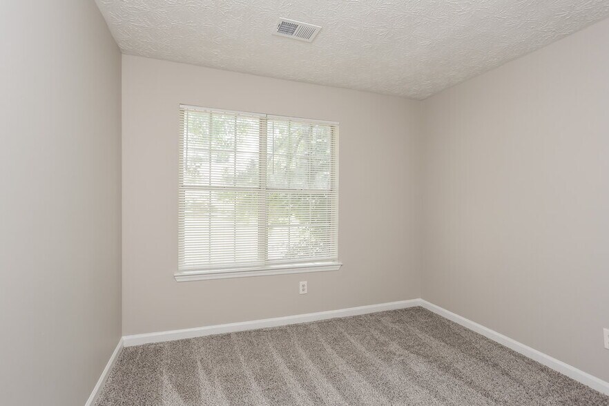 Building Photo - 1343 Ling Dr