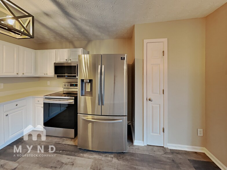 Building Photo - 5618 Union Pointe Dr