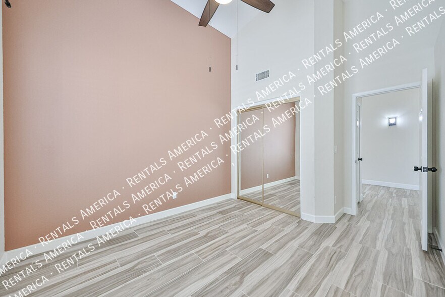 Building Photo - 3802 N Wintergreen Way