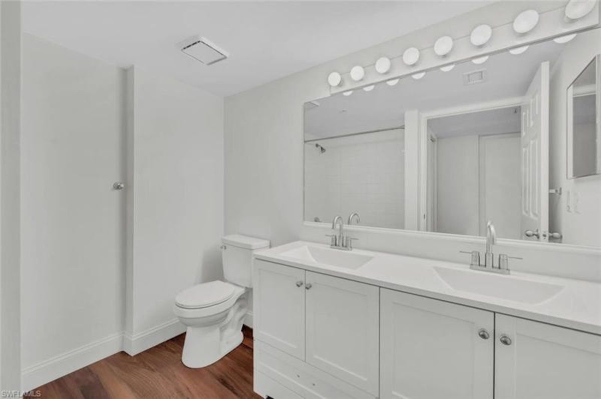 Building Photo - 1865 Florida Club Dr