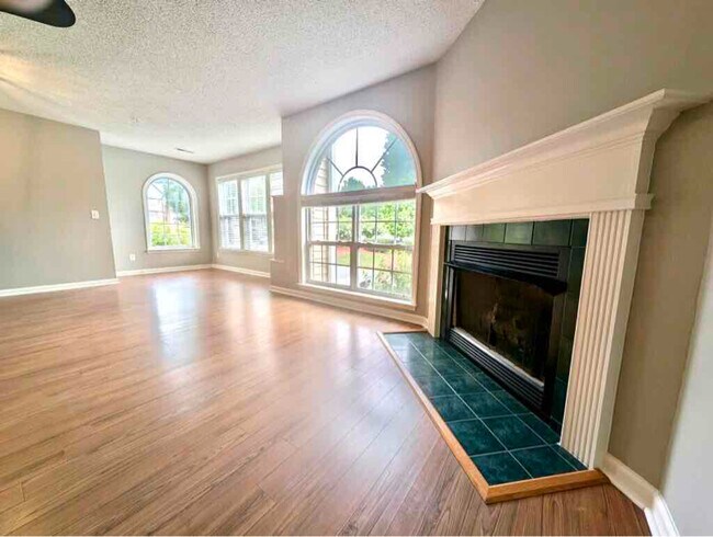 Building Photo - 621 Mill Pond Ct