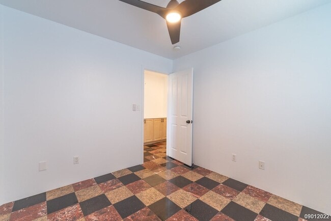Building Photo - 4BR/ 2.5BA/ 3PKG/ 30 PV panels in Ocean Po...