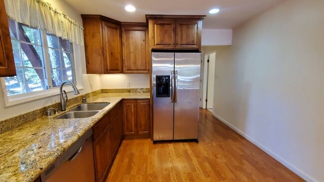 Building Photo - LONG-TERM RENTAL: Great Cedar Flat Home with Carport & Gas Fireplace!