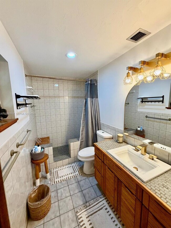 Building Photo - 1615 Harbor Dr