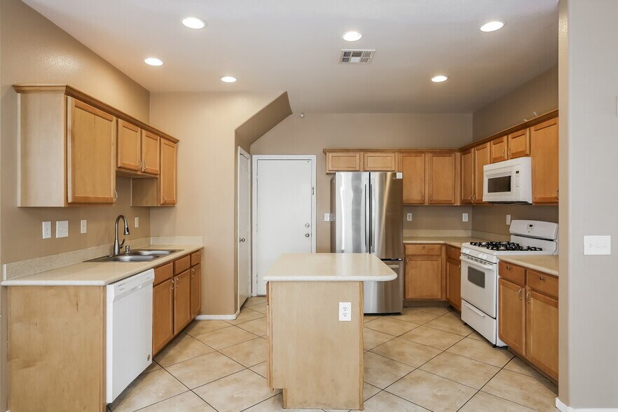 Building Photo - 8937 Marmot Ridge Ct