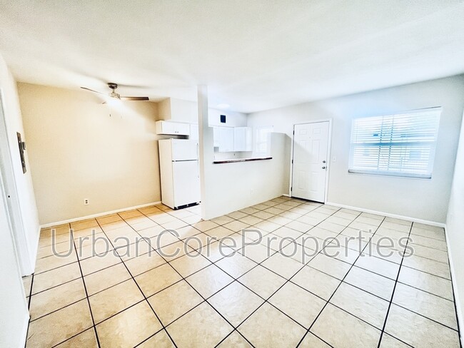 Building Photo - 115 7th Ave N