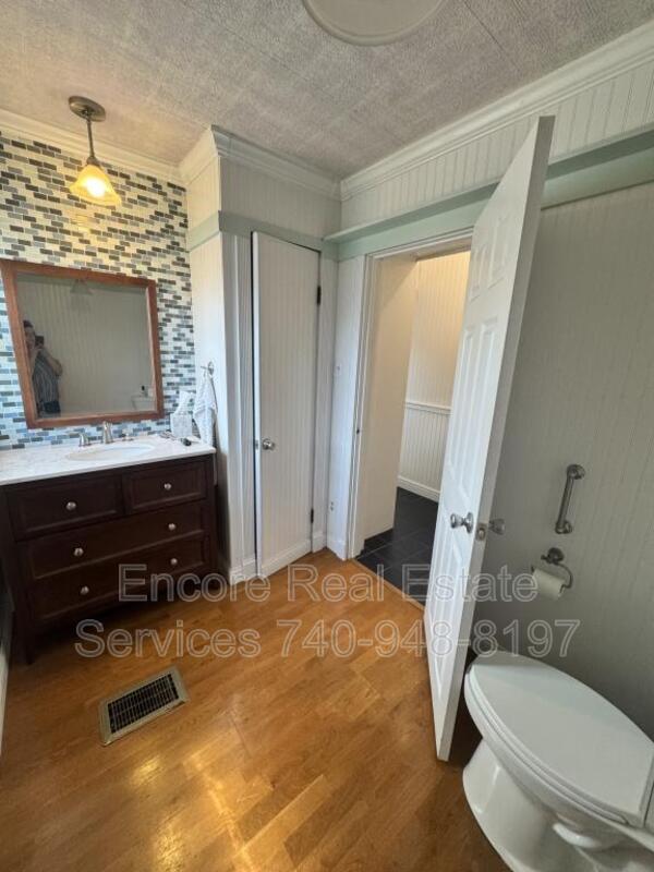 Building Photo - 486 Hudson Ave