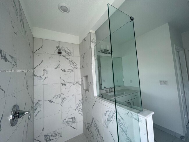 Building Photo - 3990 Pelicano Way