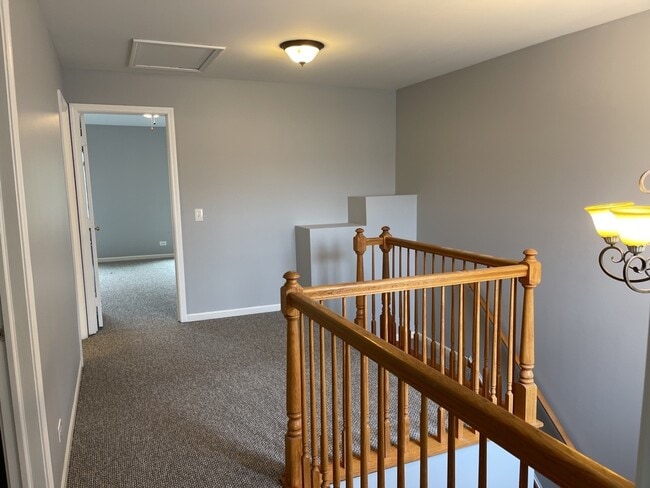 Building Photo - 930 Mesa Dr