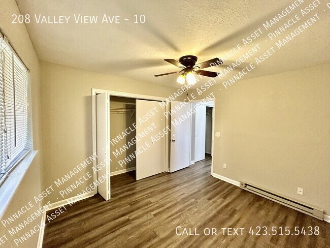 Building Photo - 208 Valley View Ave