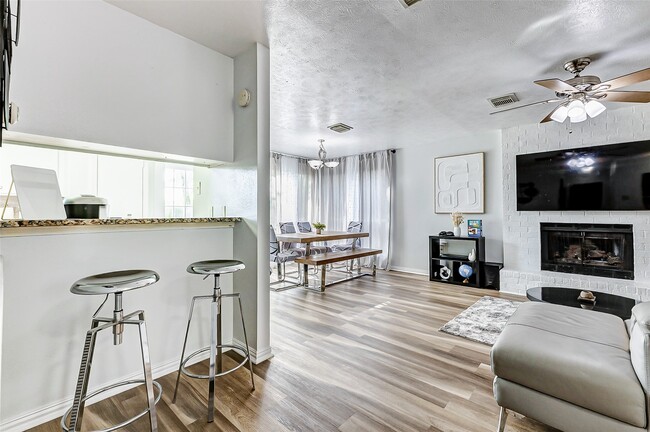 Building Photo - 92 N Deerfoot Cir