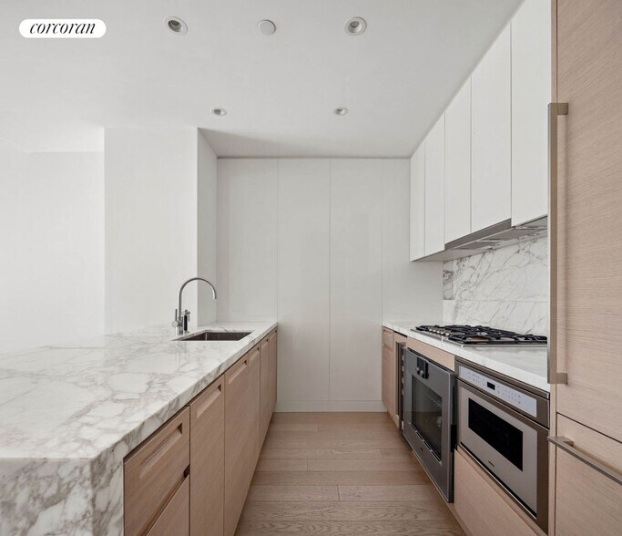 Building Photo - 30 Riverside Blvd