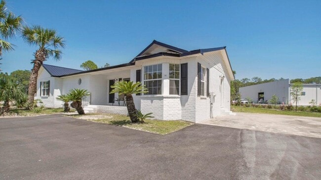 Building Photo - 82 Veterans Rd
