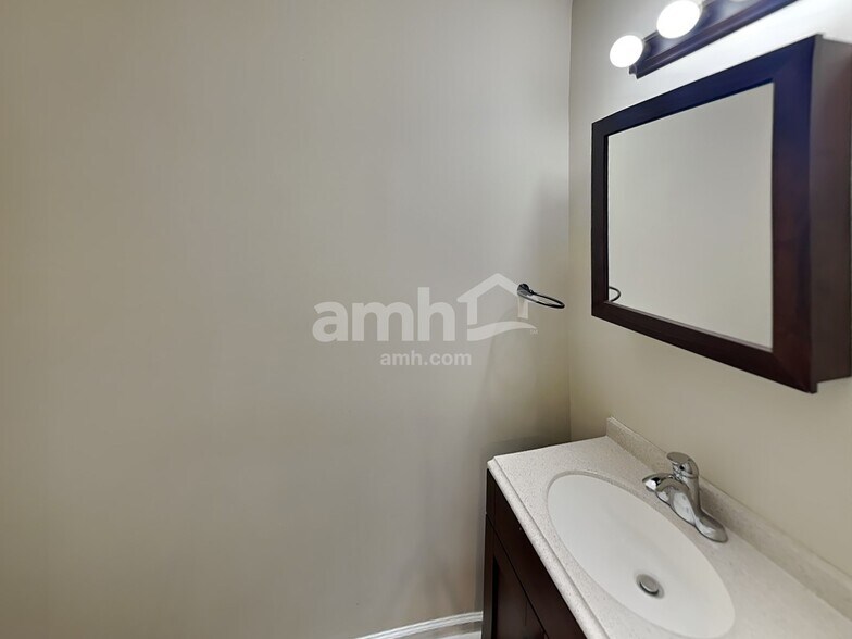 Building Photo - 2008 Red Jacket Ter