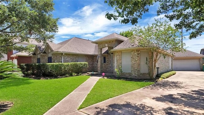Building Photo - 3412 Glastonbury Dr