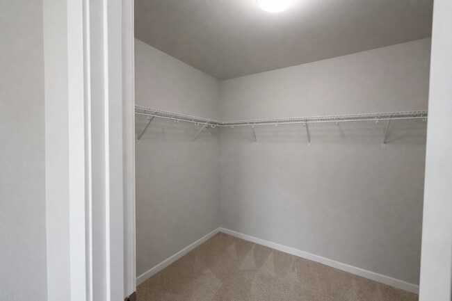 Building Photo - Spacious 4-Bedroom Home with Balcony and Fenced Yard in Marysville