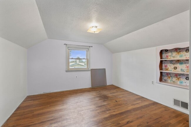 Building Photo - $300 off first month for February move-ins - Charming Country Retreat in Saint Anthony, ID