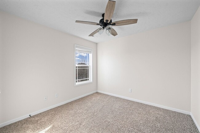 Building Photo - Pet Friendly Three Bedroom with Bonus!