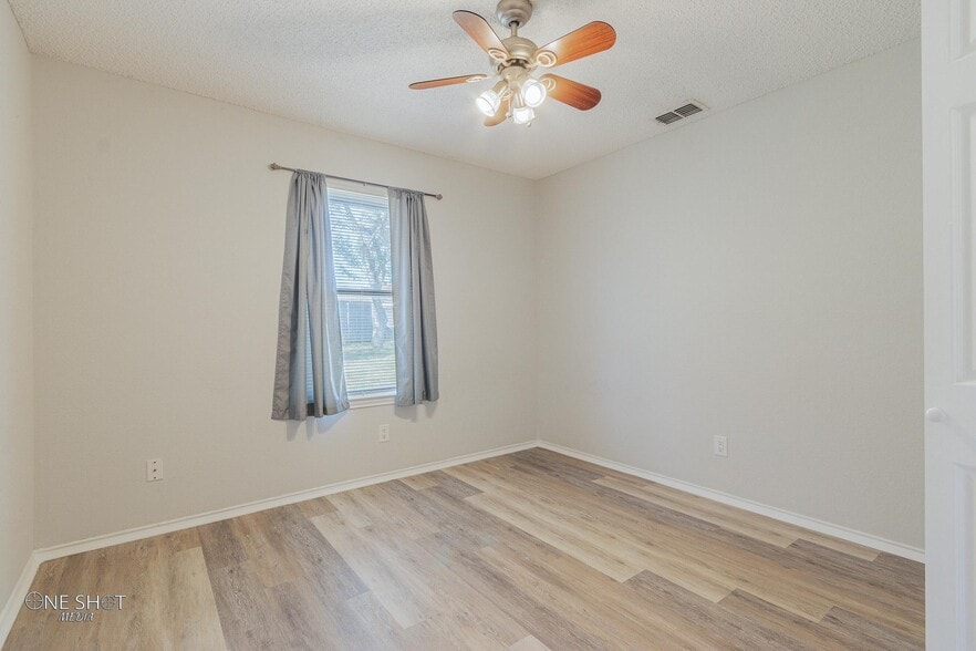 Building Photo - 2957 Oak Ridge Ct