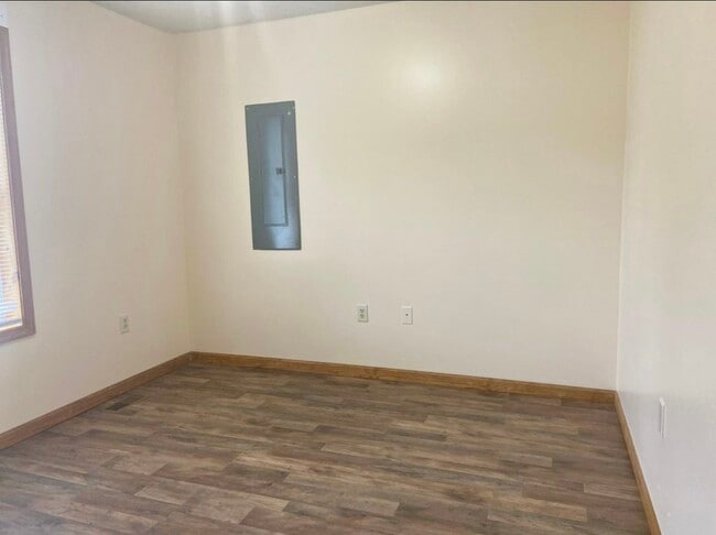 Building Photo - 8057 Red Squirrel Dr