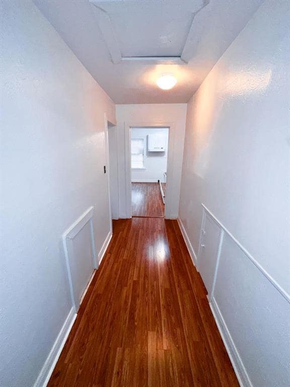 Building Photo - 1142 Lyle St