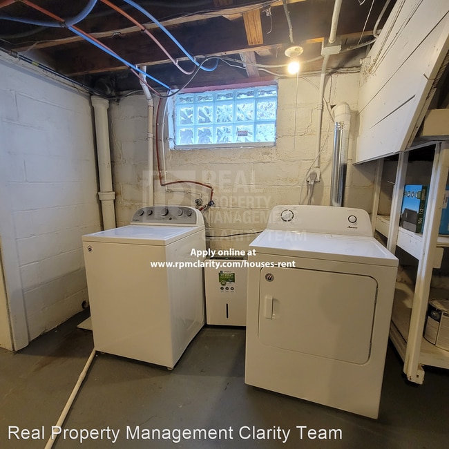 Building Photo - 3 br, 1.5 bath House - 2041 Perth St