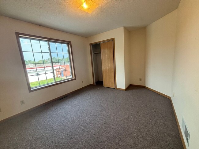 Building Photo - 33 W Minnesota St