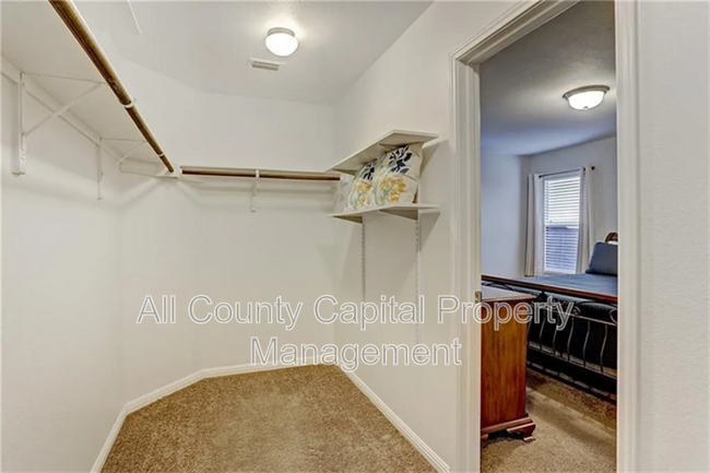 Building Photo - 424 Wapiti Rd