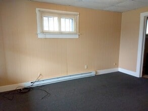 Building Photo - 3 Bedroom Duplex near Campus - Apply Today !!