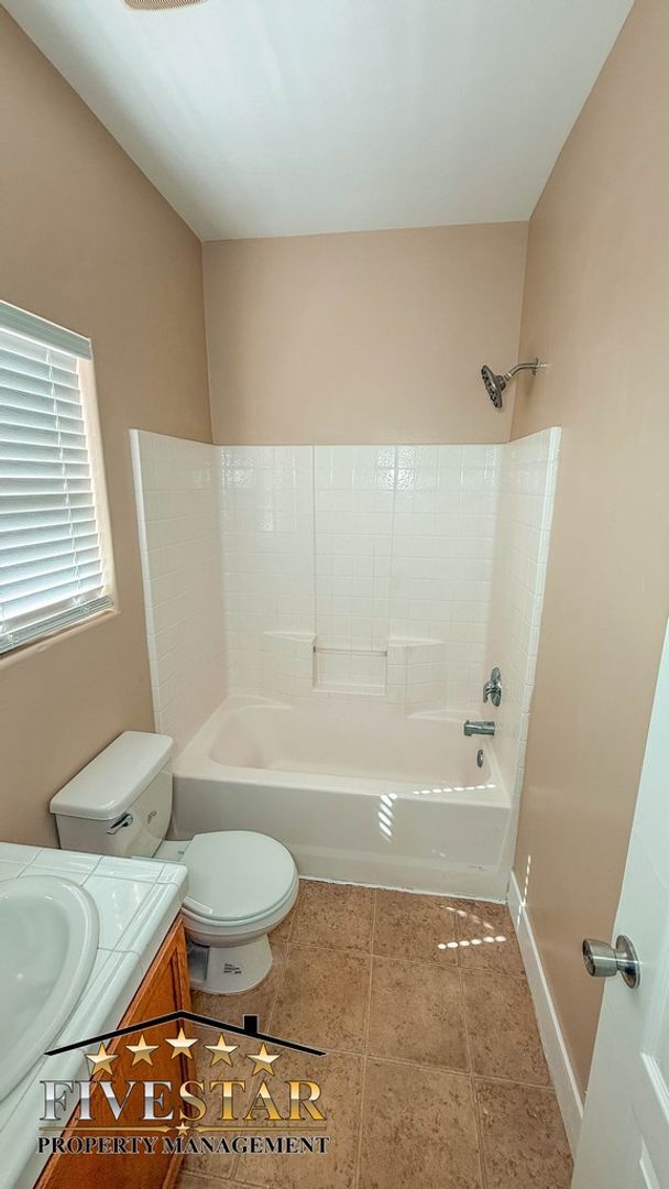 Building Photo - 1733 Pyxis St